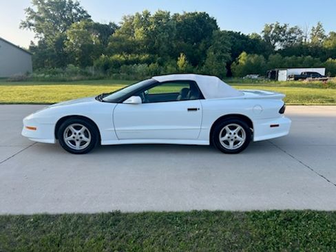 Used 1995 Pontiac Firebird Trans Am RWD image 26