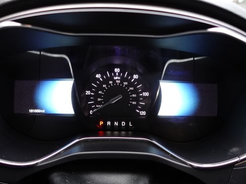 Used 2017 Ford Fusion SE image 11