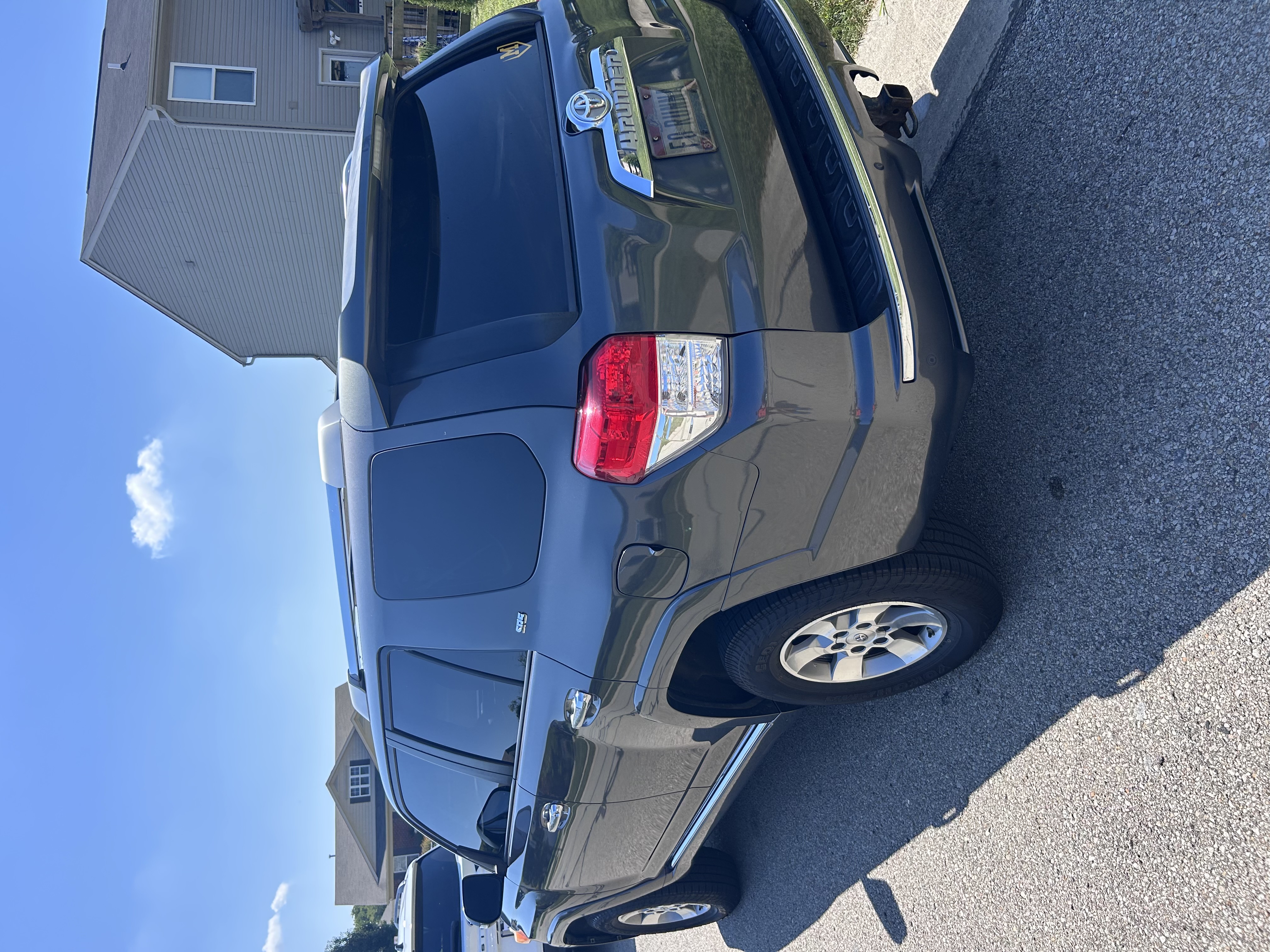Used 2010 Toyota 4Runner SR5 AWD/4WD image 4