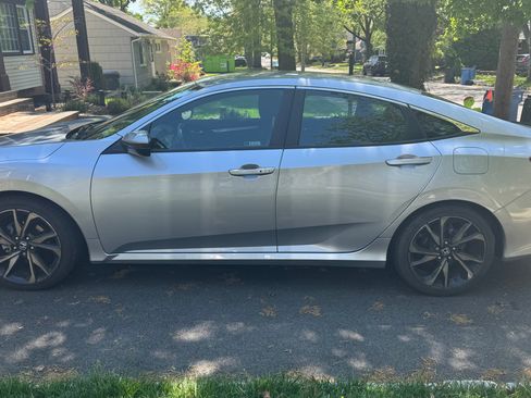 Used 2019 Honda Civic Sport image 8