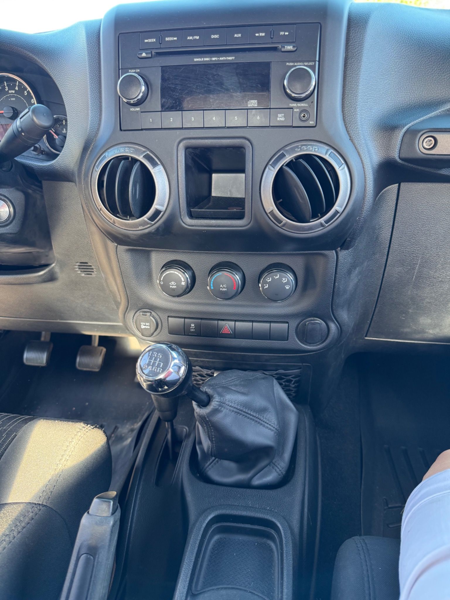 Used 2012 Jeep Wrangler Sport AWD/4WD image 6