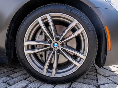 Used 2019 BMW 750i xDrive w/ Luxury Rear Seating Package image 30