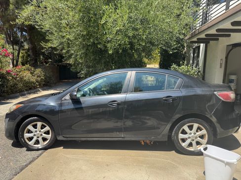 Used 2010 MAZDA MAZDA3 i Touring FWD image 5