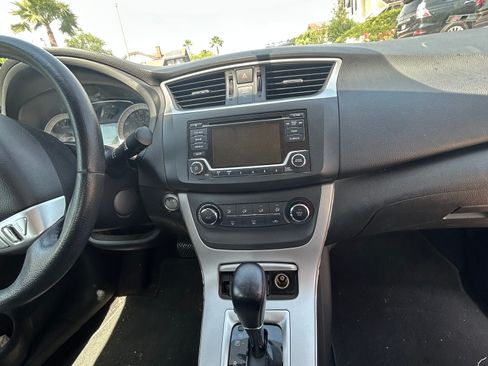 Used 2015 Nissan Sentra SV image 10