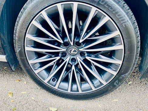 Used 2024 Lexus LS 500 AWD w/ Luxury Package image 9