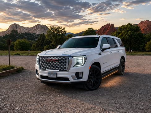Used 2023 GMC Yukon XL Denali w/ Max Trailering Package AWD/4WD image 1