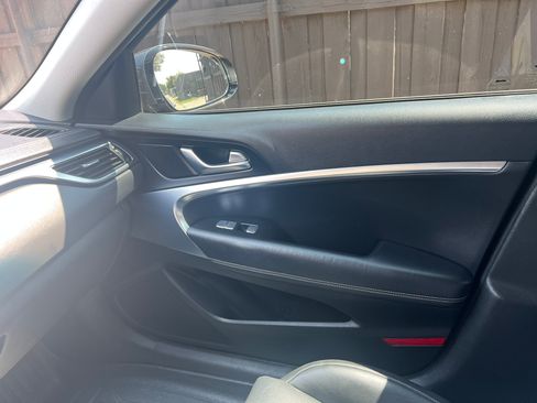 Used 2020 Genesis G70 2.0T AWD/4WD image 19