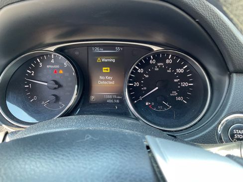 Used 2016 Nissan Rogue SV image 11