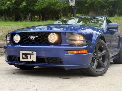 Used 2005 Ford Mustang GT RWD image 9