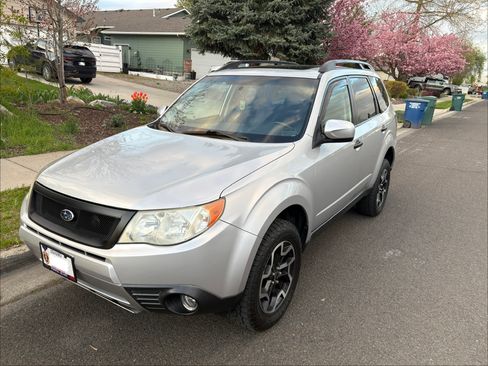 Used 2010 Subaru Forester 2.5X Limited AWD/4WD image 2