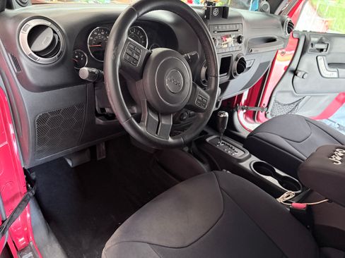 Used 2013 Jeep Wrangler Sport AWD/4WD image 8