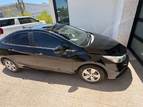 Used 2018 Chevrolet Cruze LS FWD image 6
