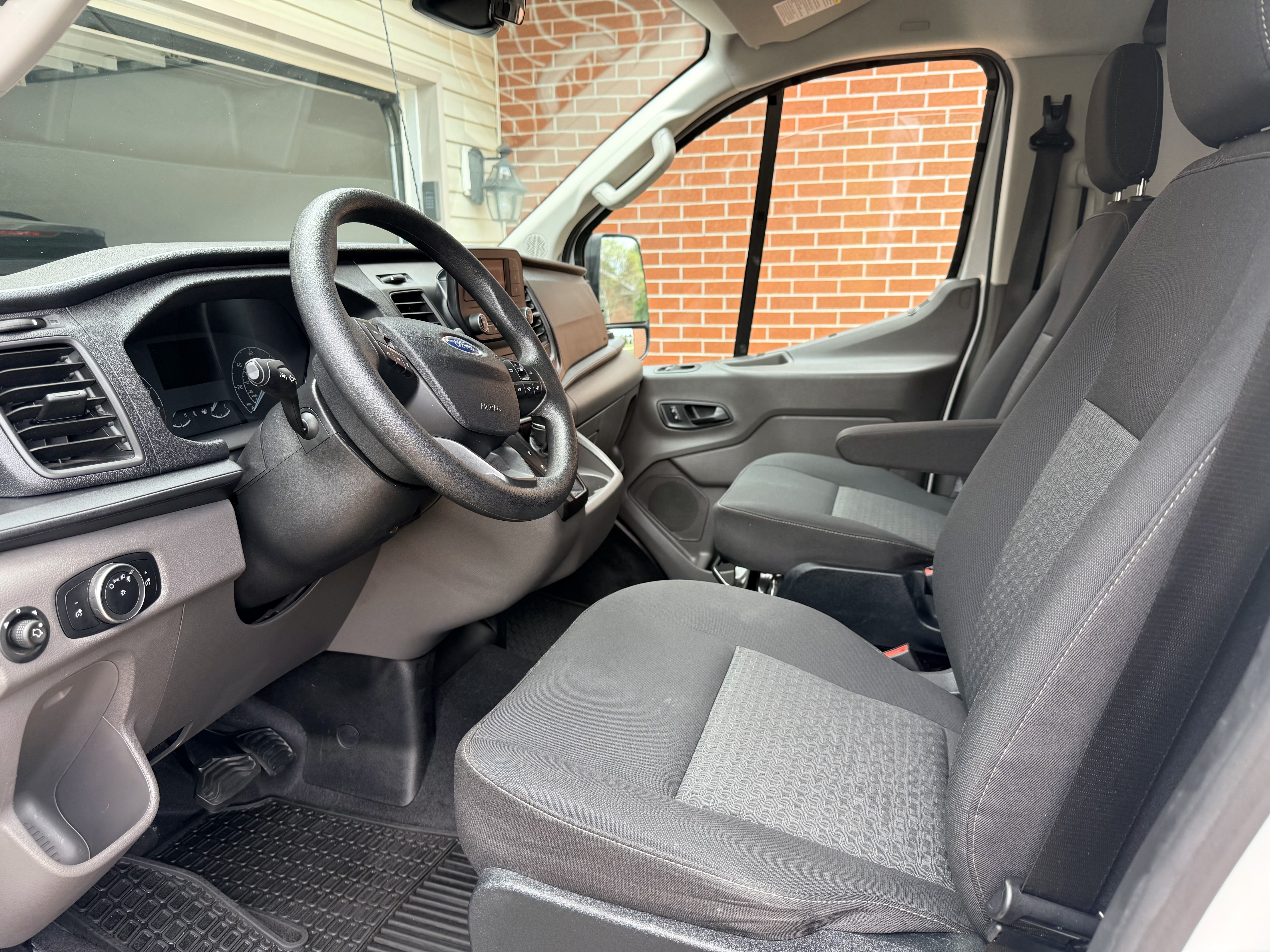 Used 2020 Ford Transit 250 Low Roof RWD image 10