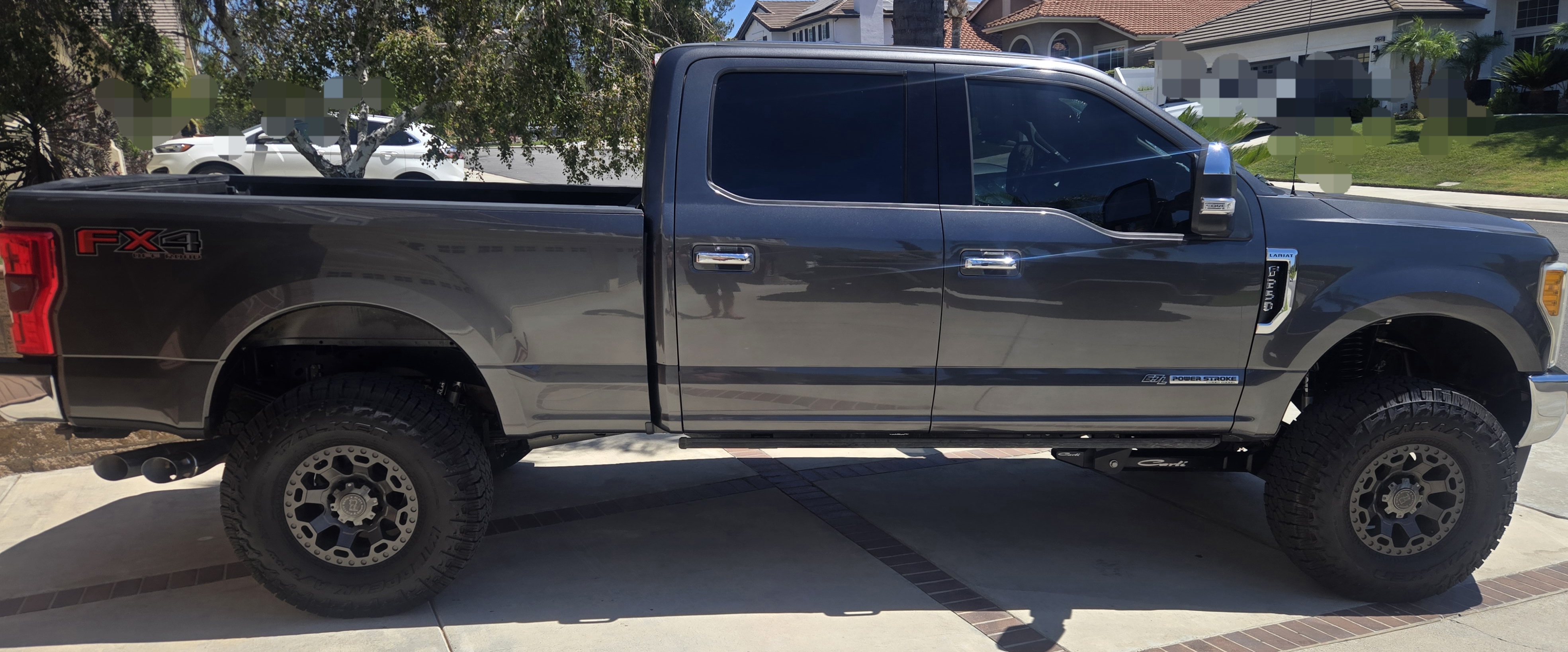 Used 2017 Ford F250 Lariat w/ Lariat Ultimate Package AWD/4WD image 3