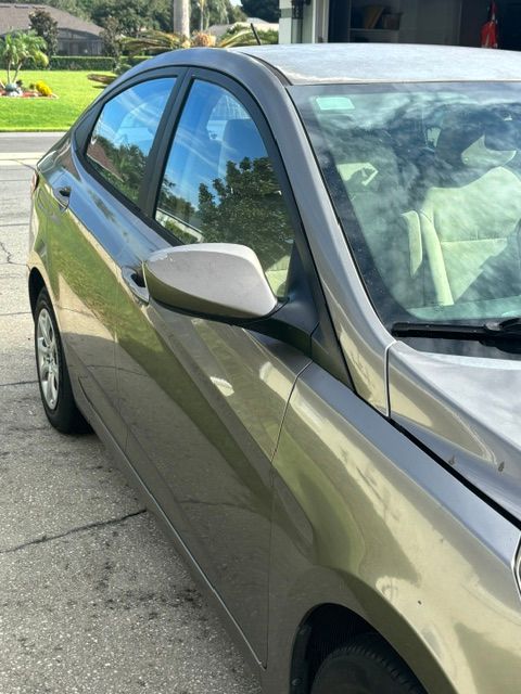 Used 2013 Hyundai Accent GLS FWD image 5