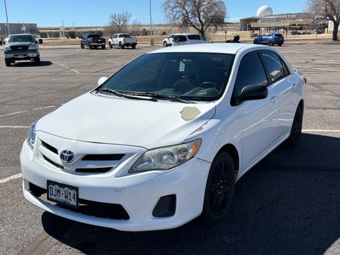 Used 2012 Toyota Corolla LE image 2
