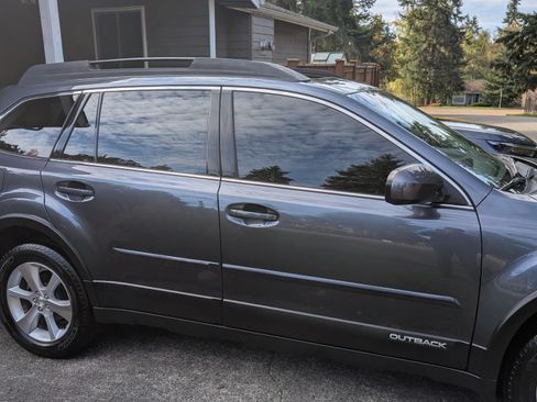 Used 2014 Subaru Outback 3.6R Limited image 10