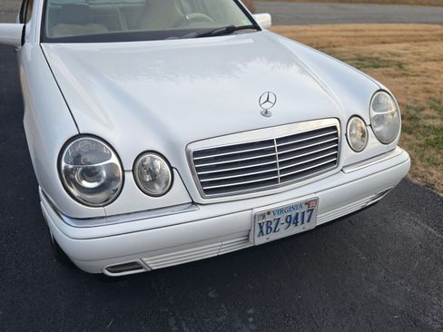 Used 1998 Mercedes-Benz E 320 4MATIC Sedan image 6