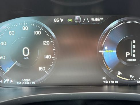 Used 2019 Volvo XC60 T8 R-Design w/ Advanced Package AWD/4WD image 13