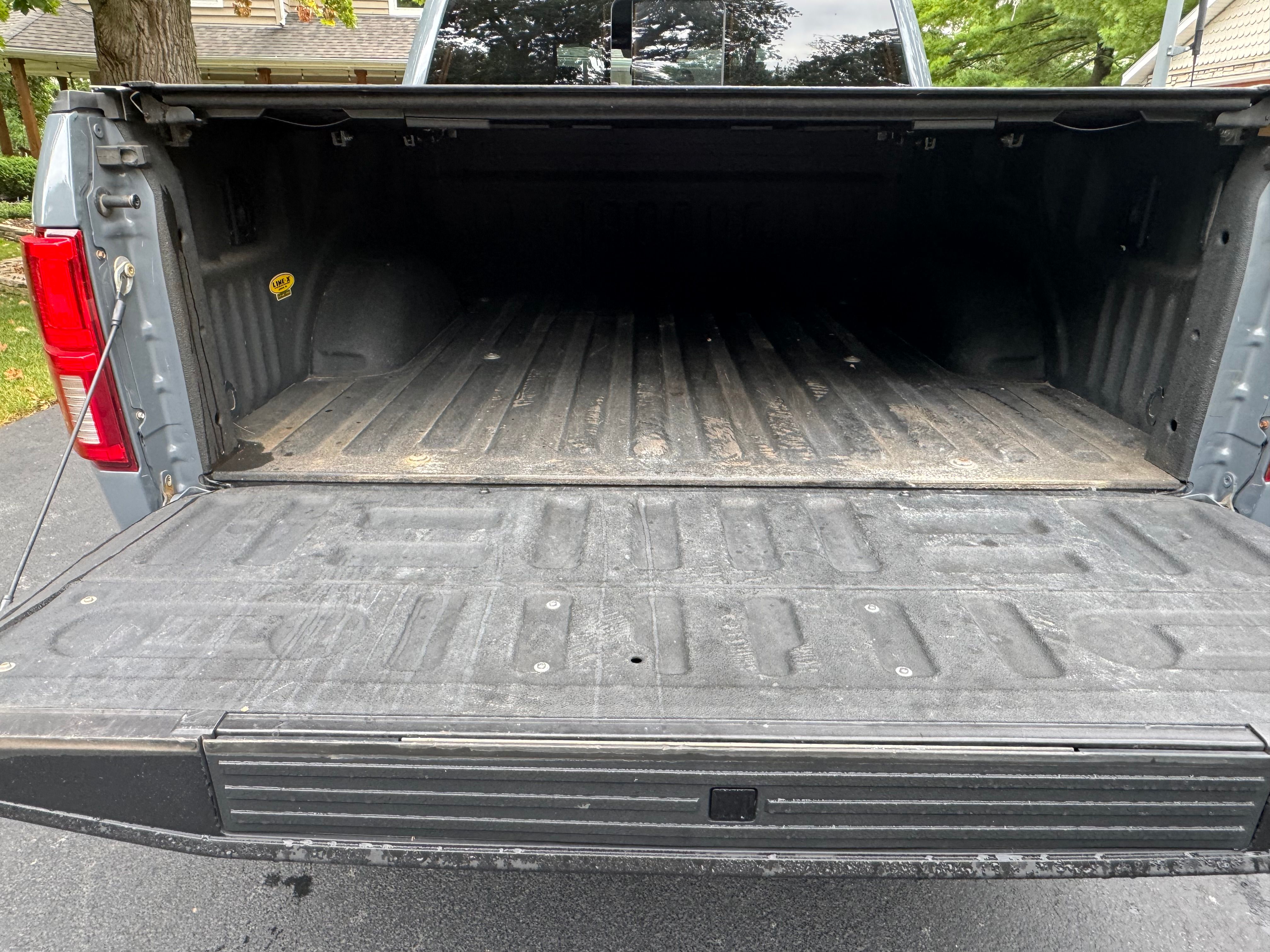 Used 2019 Ford F150 Lariat w/ Equipment Group 502A Luxury AWD/4WD image 30