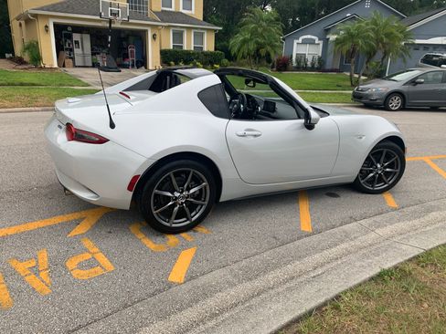 Used 2018 MAZDA MX-5 Miata RF Grand Touring image 2