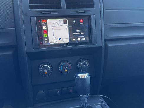 Used 2011 Dodge Nitro Heat RWD image 19