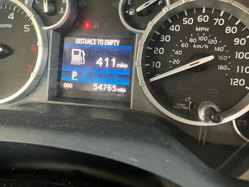Used 2014 Toyota Tundra SR5 w/ SR5 Upgrade Package RWD image 1