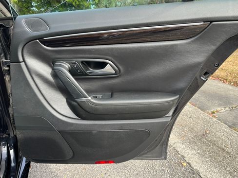 Used 2013 Volkswagen CC Lux image 17