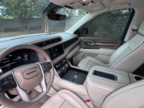 Used 2022 GMC Yukon Denali w/ Denali Ultimate Package image 10