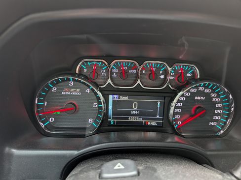 Used 2018 Chevrolet Silverado 1500 LT w/ All Star Edition image 11