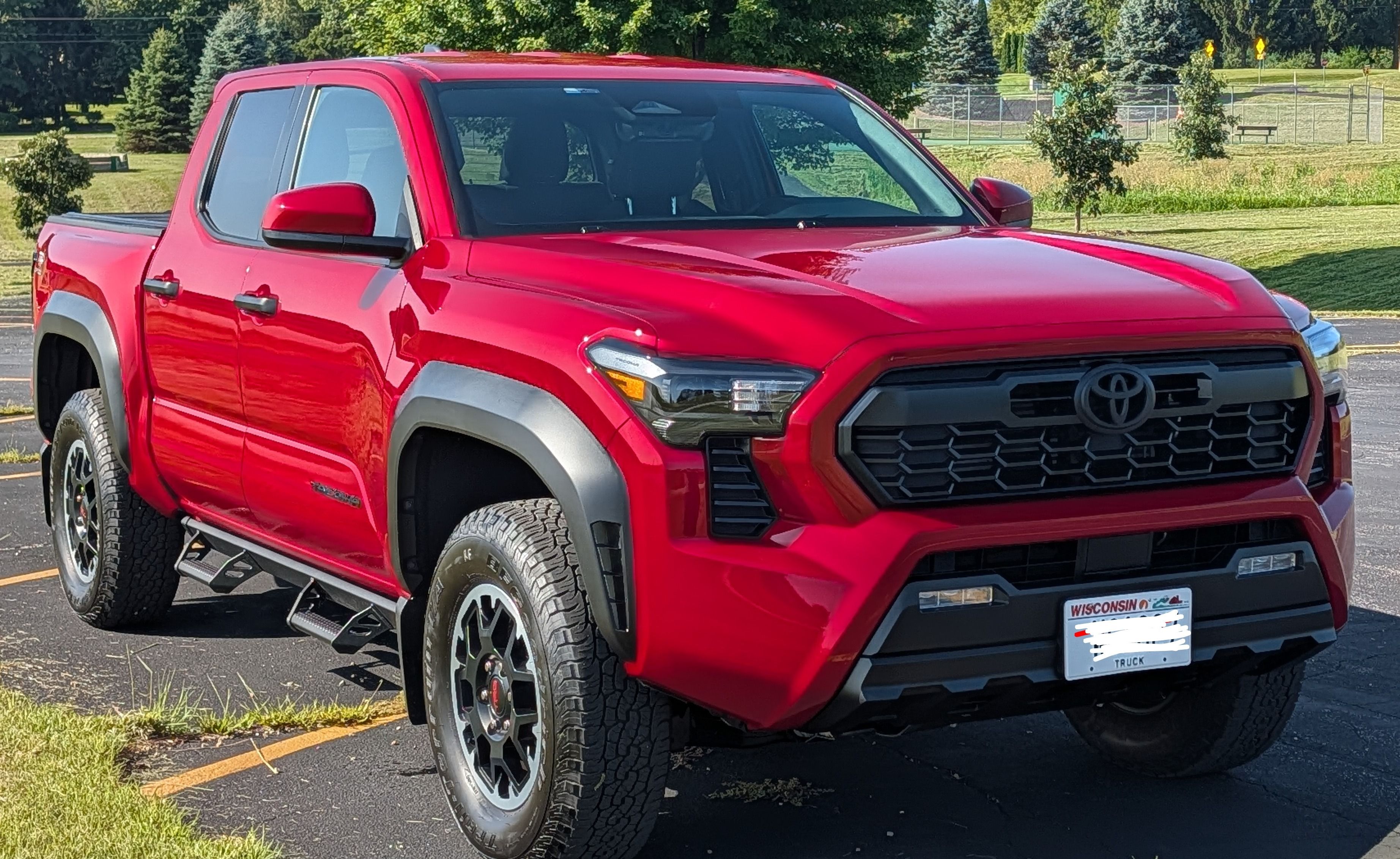Used 2025 Toyota Tacoma TRD Off-Road AWD/4WD image 1