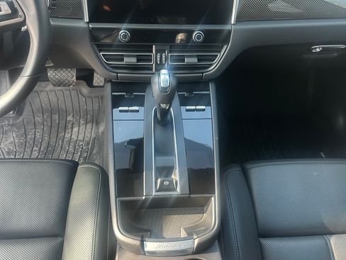 Used 2023 Porsche Macan S image 9