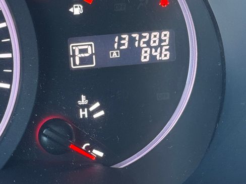 Used 2011 Nissan Quest LE image 15