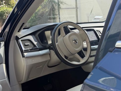 Used 2023 Volvo XC90 B5 Core image 16