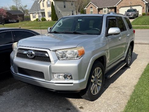 Used 2011 Toyota 4Runner Limited image 9