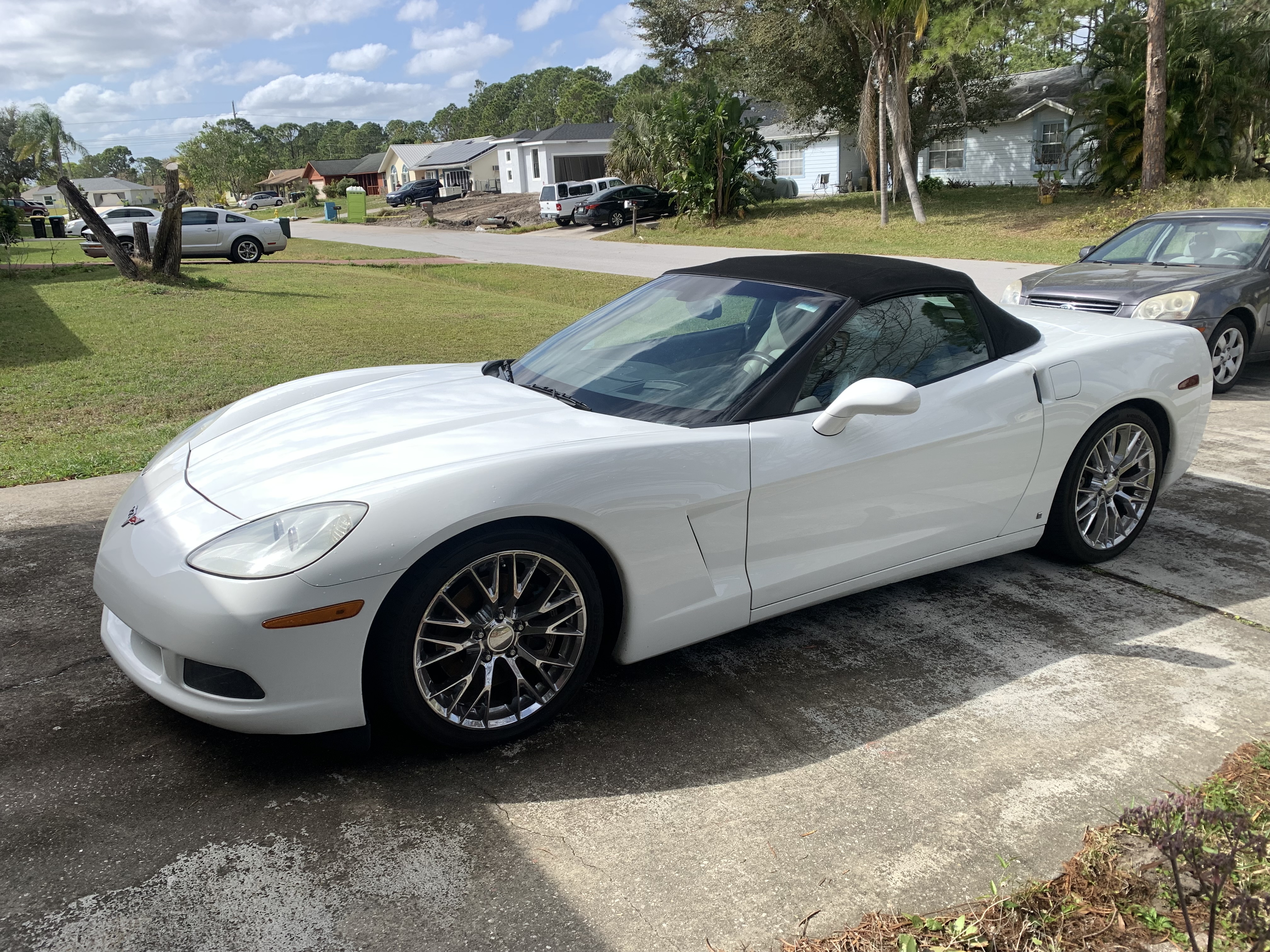 Used 2006 Chevrolet Corvette Convertible w/ Preferred Equipment Group RWD image 2