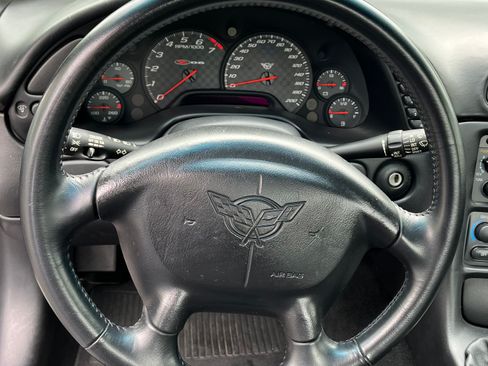 Used 2001 Chevrolet Corvette Z06 w/ Memory Pkg image 17