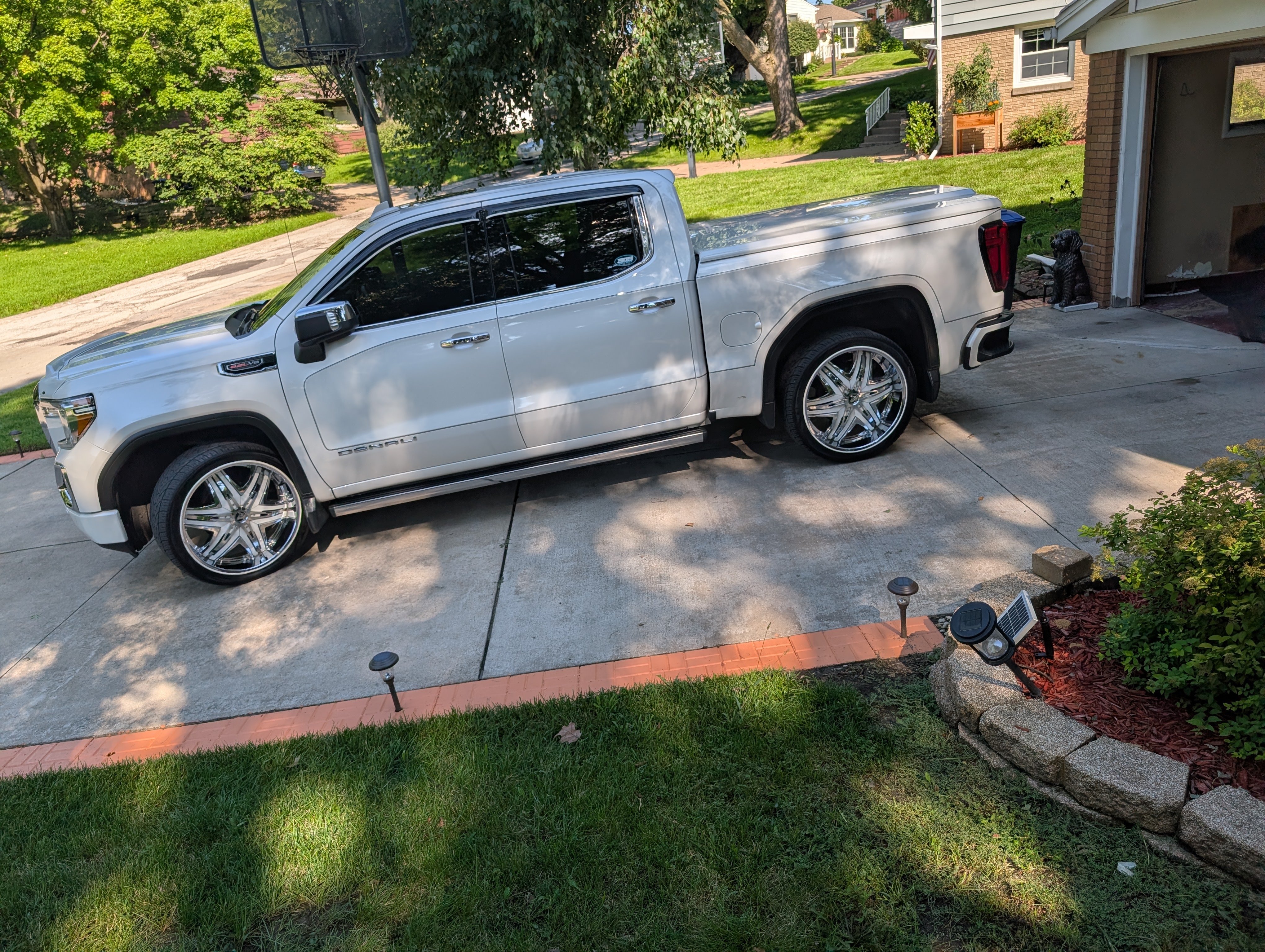 Used 2019 GMC Sierra 1500 Denali w/ Denali Ultimate Package AWD/4WD image 9