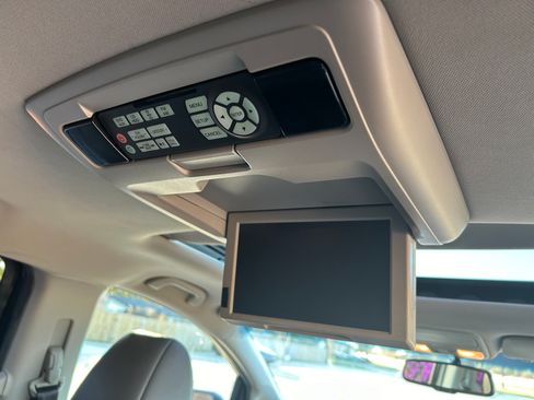 Used 2011 Honda Odyssey Touring image 21