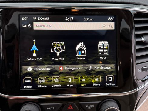 Used 2021 Jeep Grand Cherokee Limited image 10