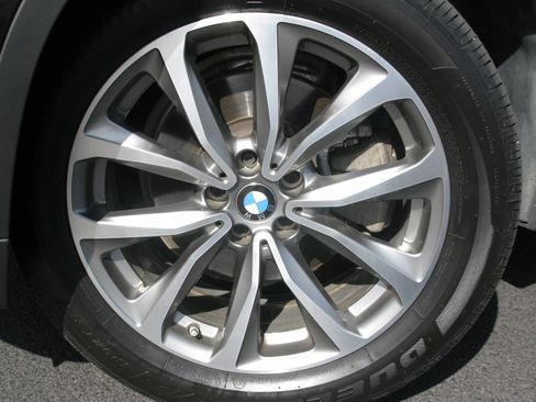 Used 2019 BMW X3 xDrive30i w/ Driving Assistance Package image 14