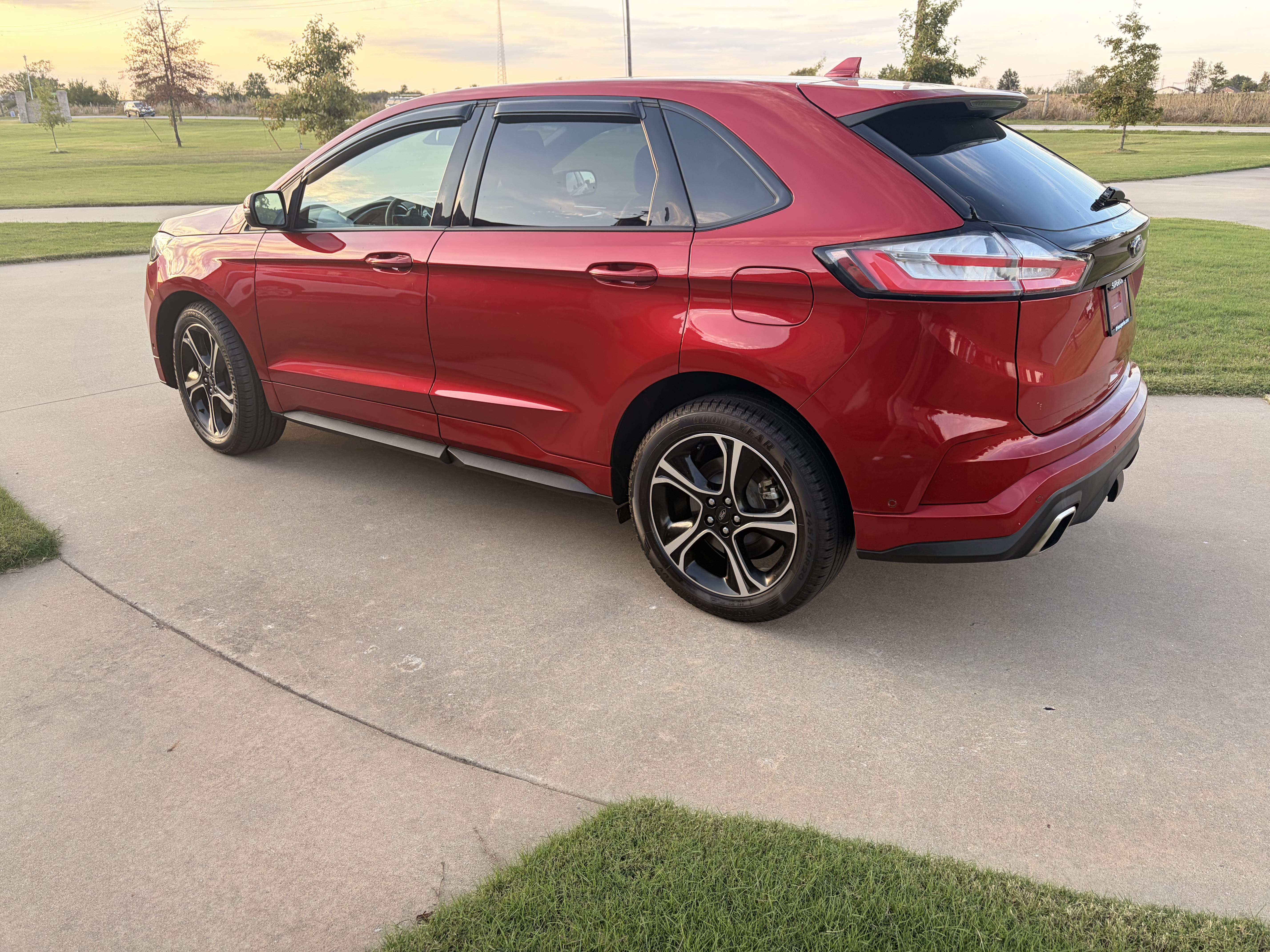 Used 2020 Ford Edge ST w/ Equipment Group 401A AWD/4WD image 10