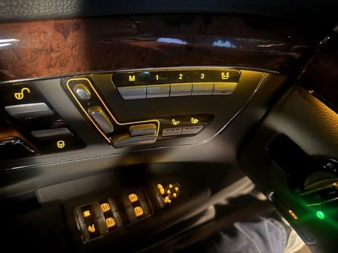 Used 2008 Mercedes-Benz S 550 image 4