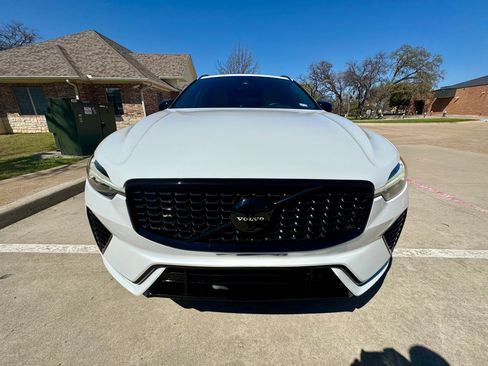 Used 2023 Volvo XC60 B6 Ultimate w/ Protection Package Premier image 12