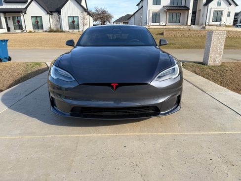 Used 2021 Tesla Model S Plaid image 4