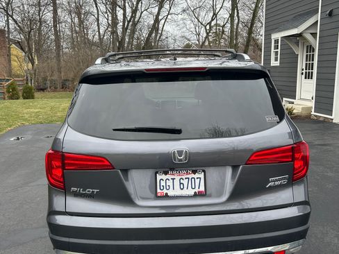 Used 2017 Honda Pilot Touring image 5