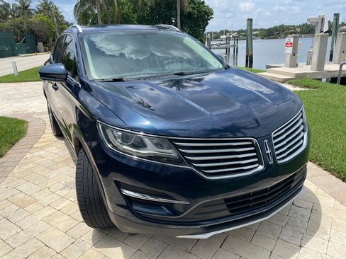 Used 2017 Lincoln MKC Premiere FWD image 1