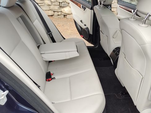 Used 2012 Mercedes-Benz C 250 Sedan image 11