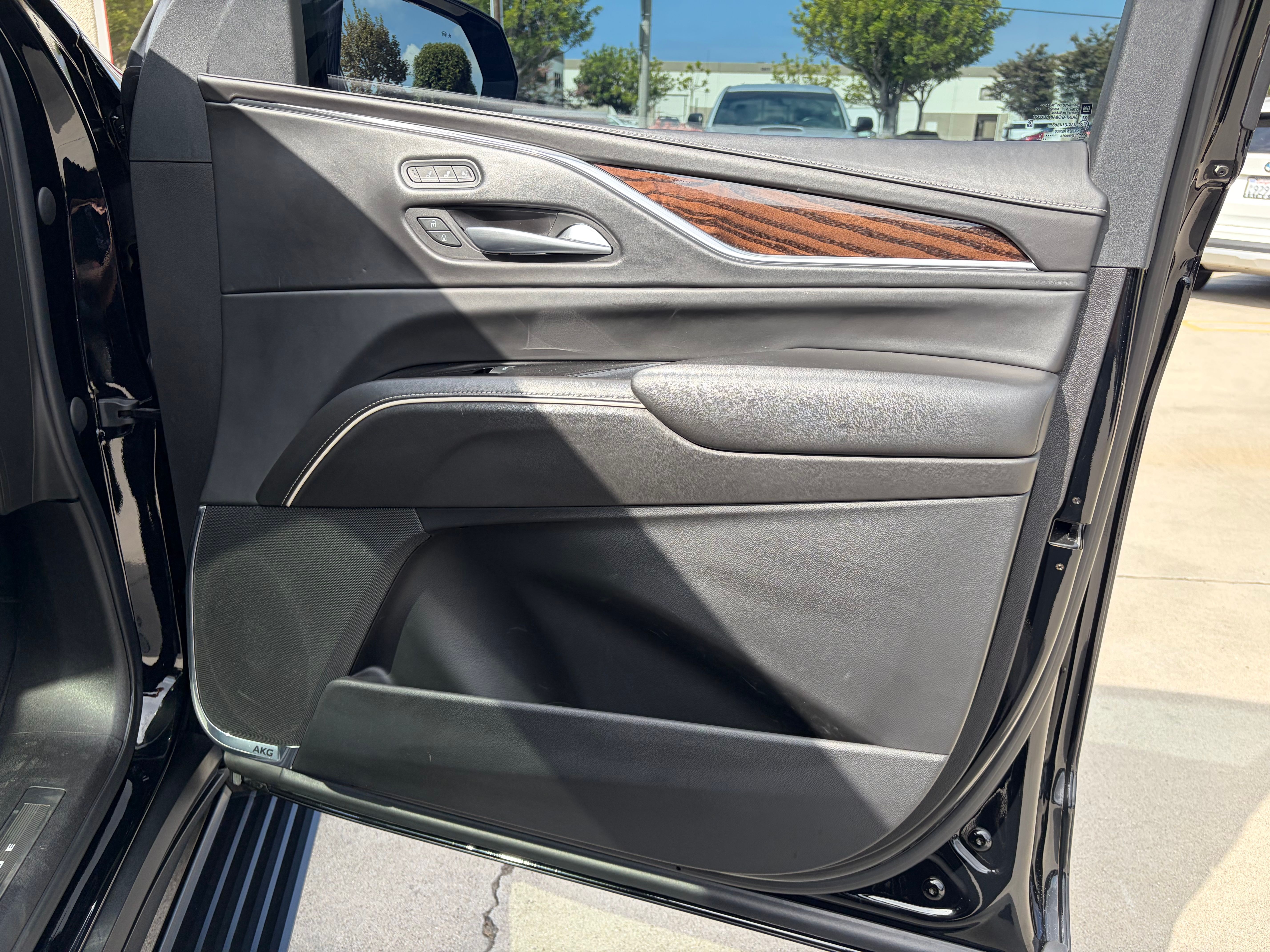 Used 2021 Cadillac Escalade Sport Platinum AWD/4WD image 15