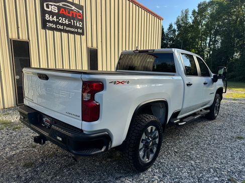 Used 2022 Chevrolet Silverado 2500 Custom w/ Custom Convenience Package AWD/4WD image 6